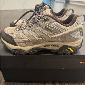 Merrell Women’s Moab 2 Hiking Shoes